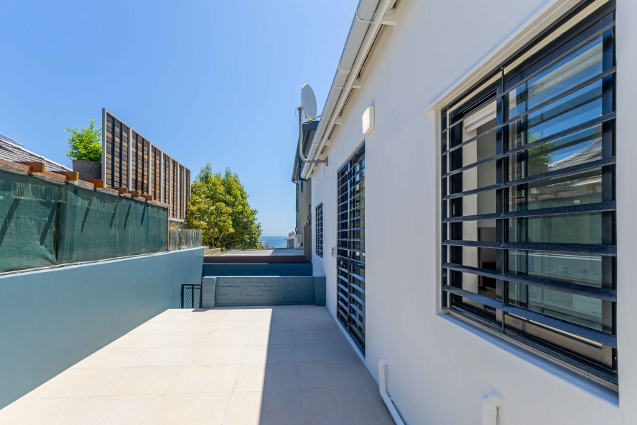 To Let 2 Bedroom Property for Rent in Sea Point Western Cape